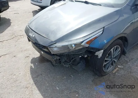 2022 Kia Forte Lxs z USA, uszkodzony, nr VIN 3KPF24AD5NE427699